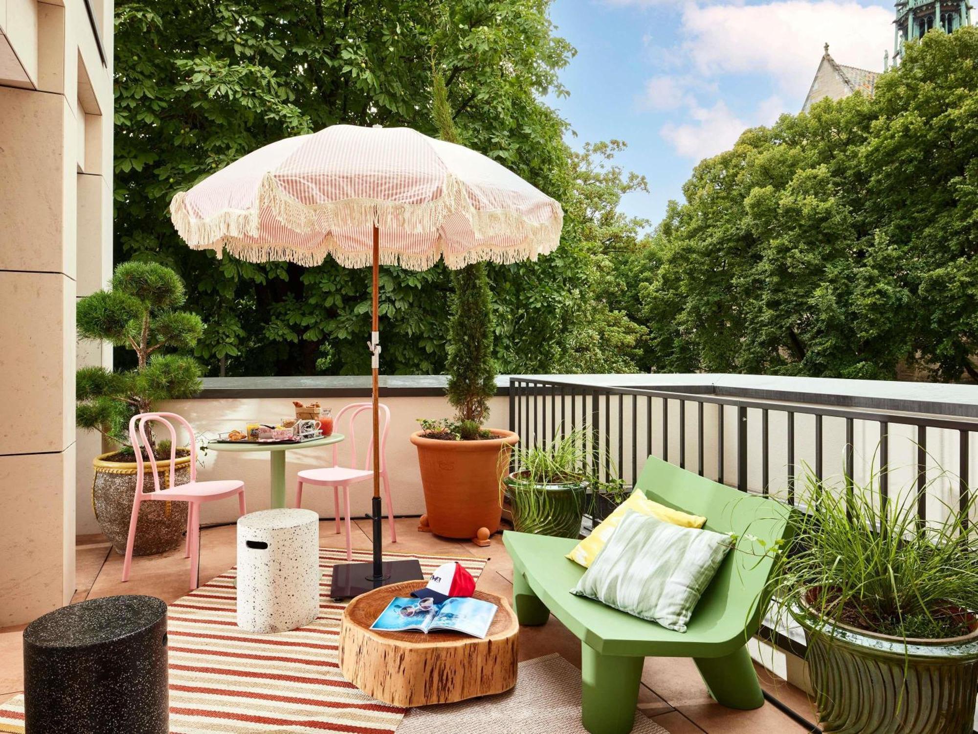 XXL MAMA Terrace,1770327561:JPEG